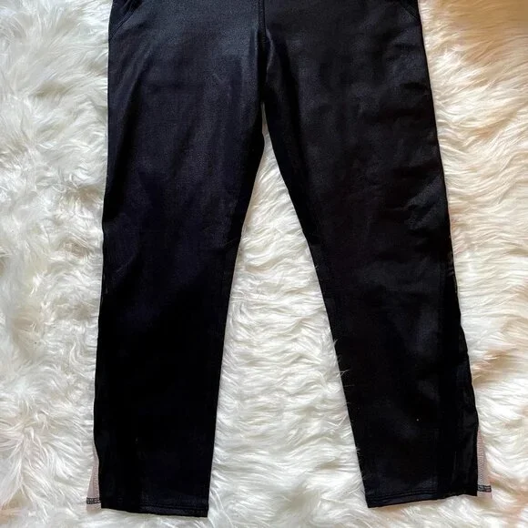 Alo high waisted Yoga black leggings with details on the back size XS - Picture 2 of 5